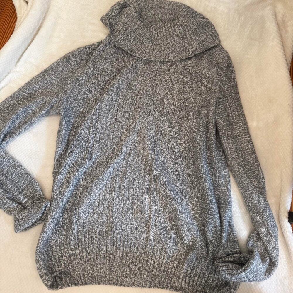 Gray marled knit turtleneck sweater